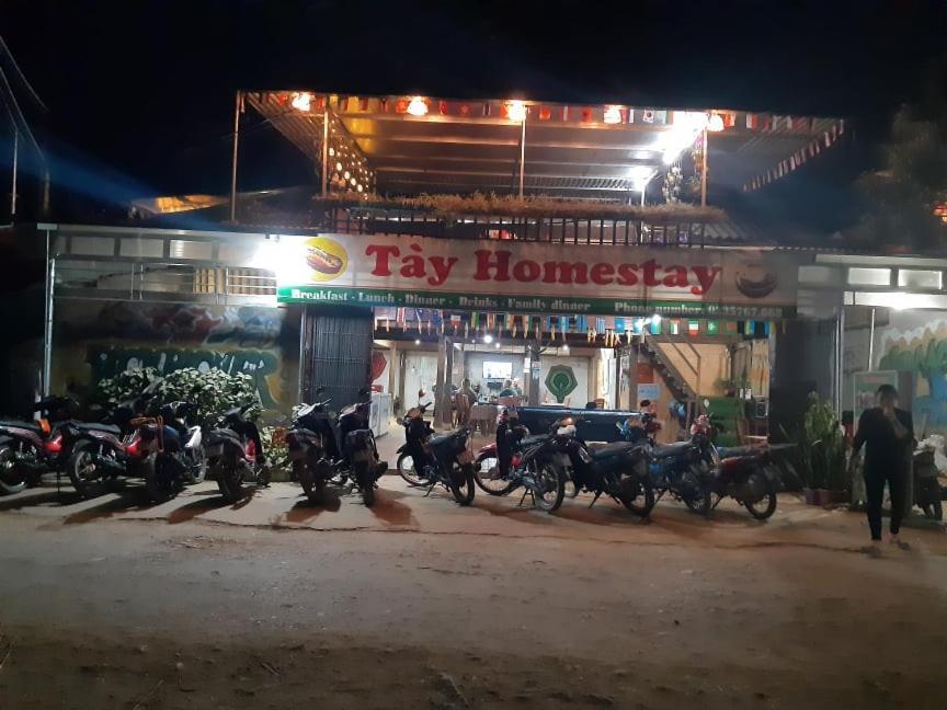 Du Gia - Tay Homestay Làng Cac Exterior photo